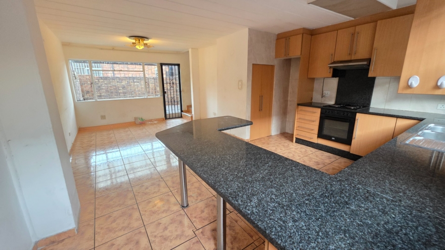 To Let 2 Bedroom Property for Rent in Erasmia Gauteng