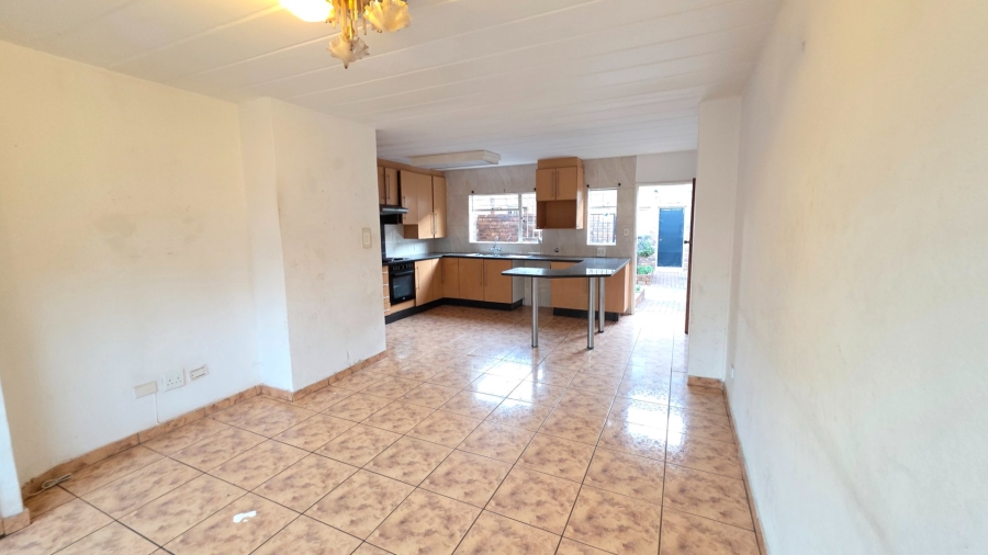 To Let 2 Bedroom Property for Rent in Erasmia Gauteng