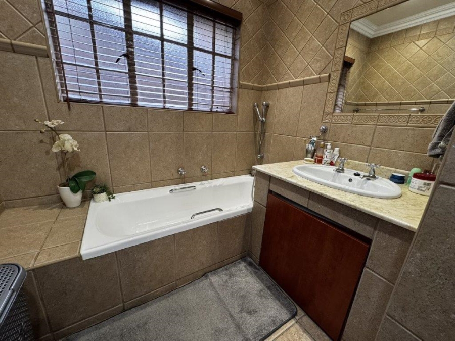 3 Bedroom Property for Sale in Blue Gill Estate Gauteng