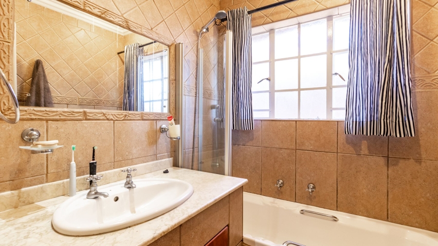 3 Bedroom Property for Sale in Blue Gill Estate Gauteng