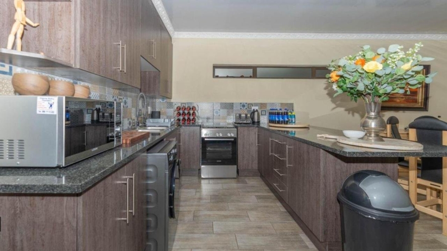 To Let  Bedroom Property for Rent in Parkrand Gauteng