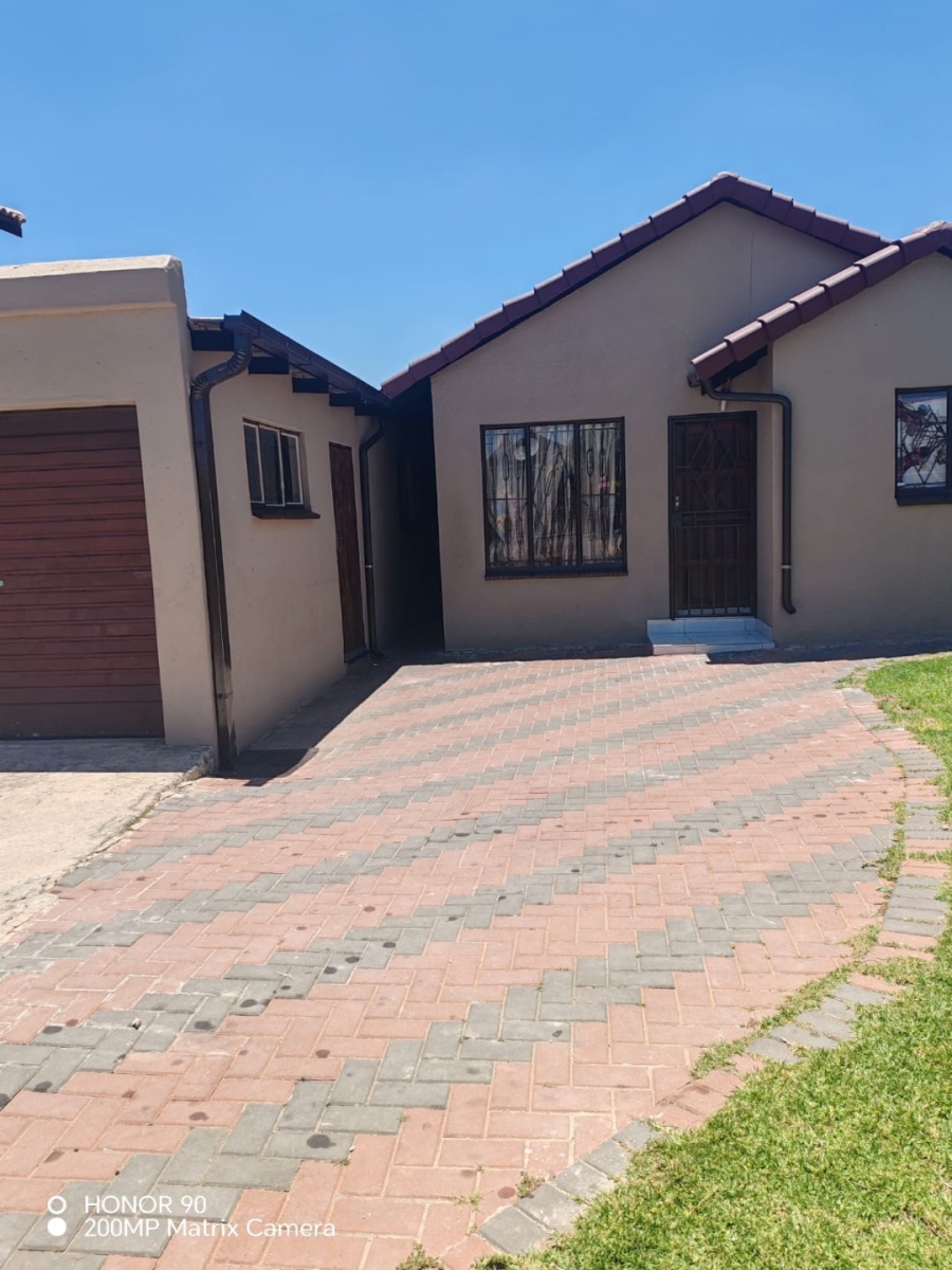 2 Bedroom Property for Sale in Ebony Park Gauteng