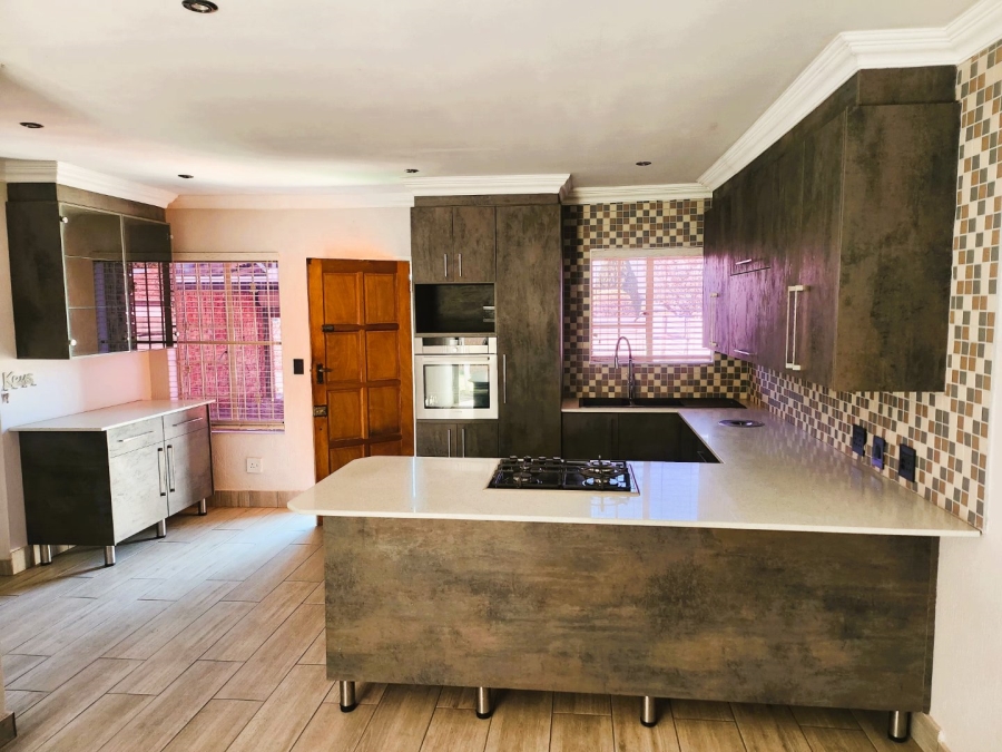 2 Bedroom Property for Sale in Andeon AH Gauteng