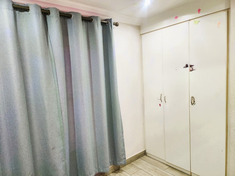 2 Bedroom Property for Sale in Andeon AH Gauteng