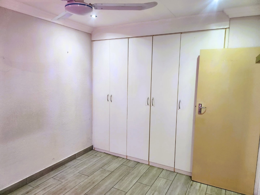 2 Bedroom Property for Sale in Andeon AH Gauteng