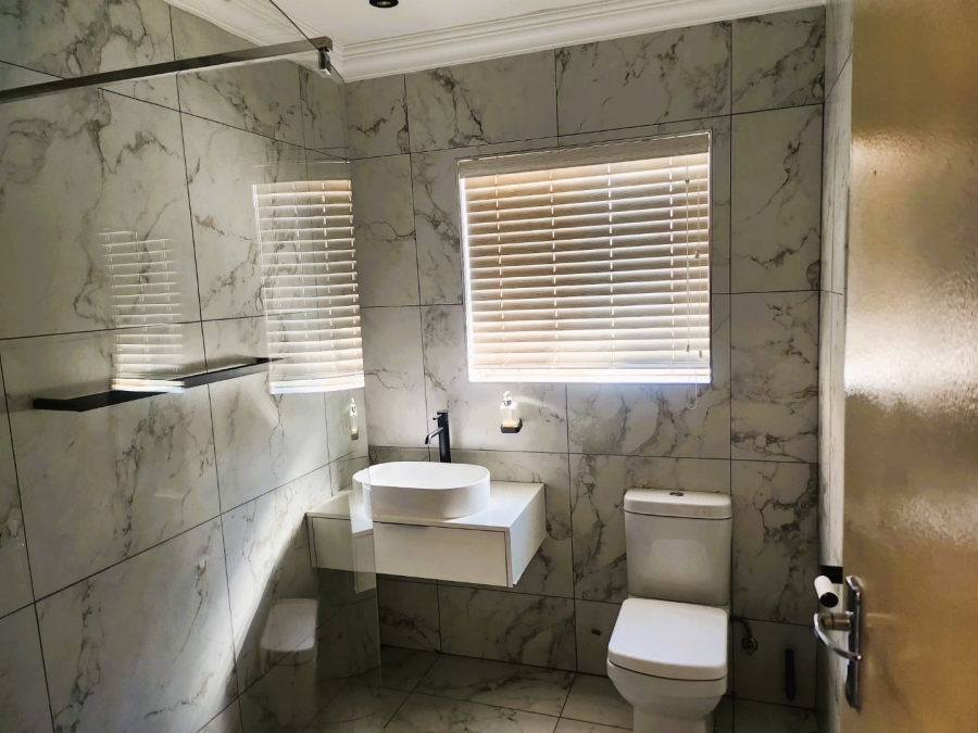 2 Bedroom Property for Sale in Andeon AH Gauteng