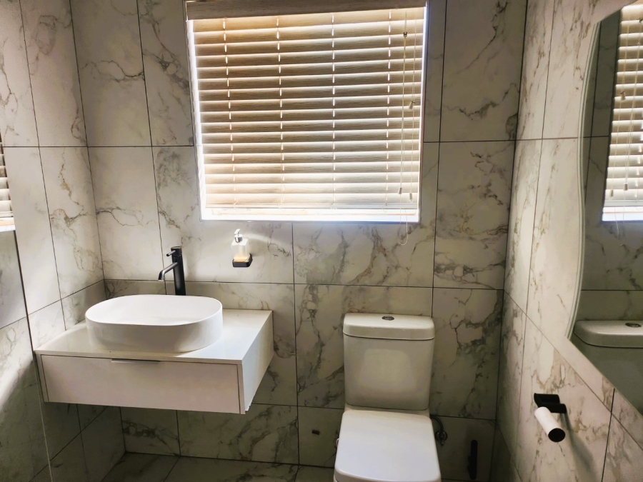 2 Bedroom Property for Sale in Andeon AH Gauteng