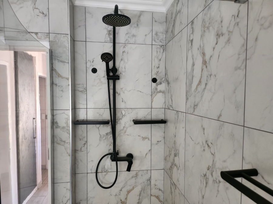 2 Bedroom Property for Sale in Andeon AH Gauteng