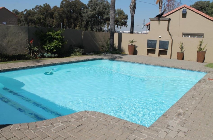 2 Bedroom Property for Sale in Eden Glen Gauteng