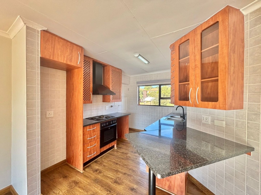 To Let 2 Bedroom Property for Rent in Fourways Gauteng