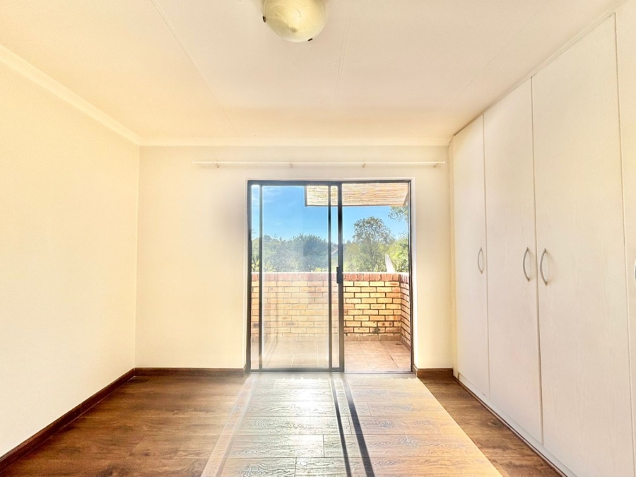 To Let 2 Bedroom Property for Rent in Fourways Gauteng