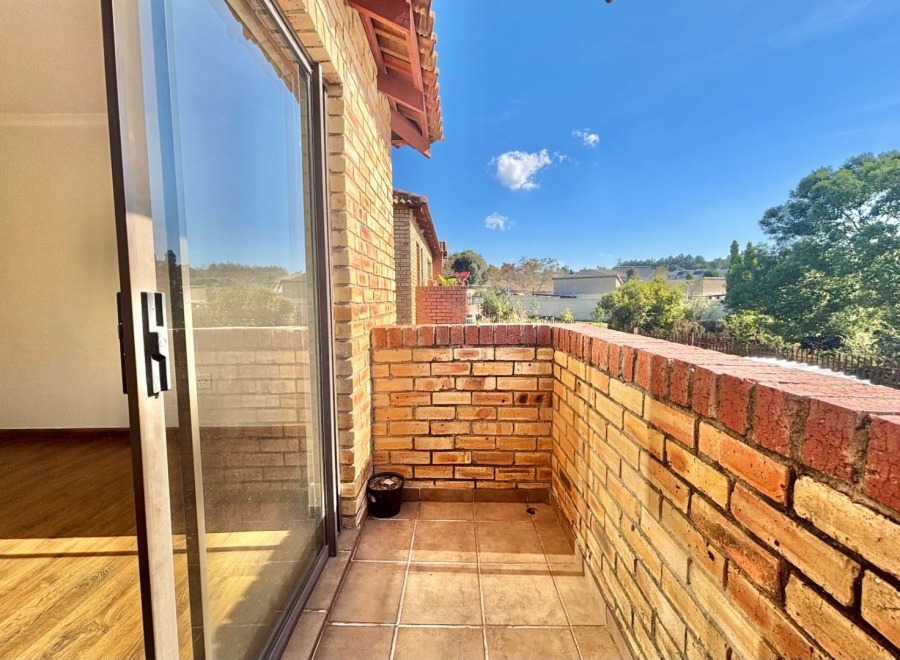 To Let 2 Bedroom Property for Rent in Fourways Gauteng