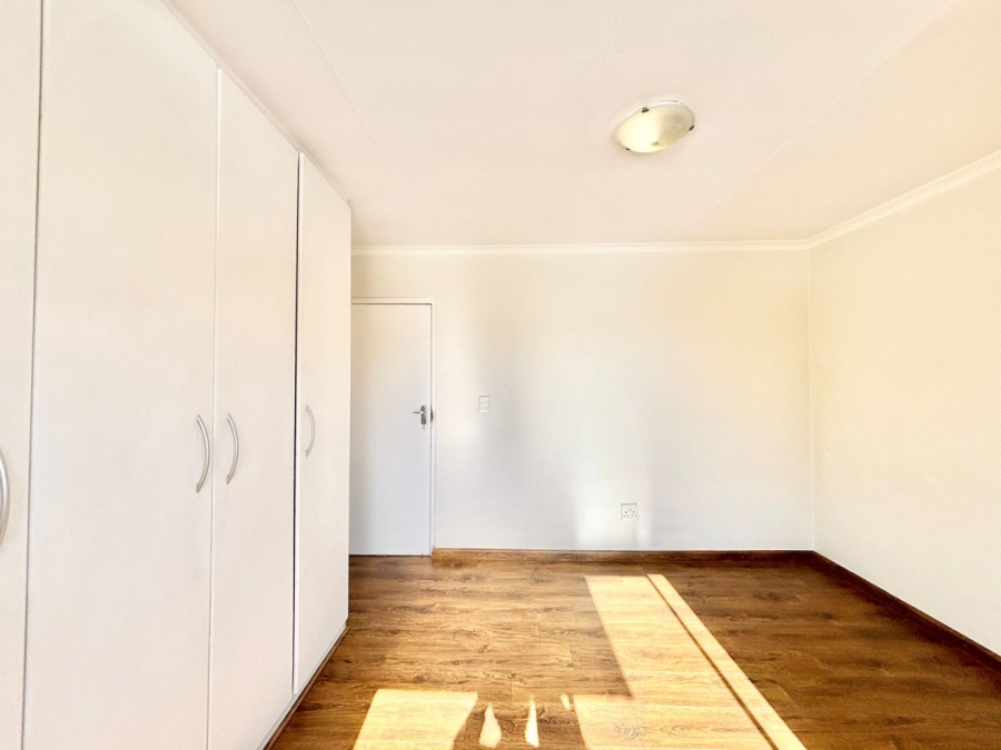 To Let 2 Bedroom Property for Rent in Fourways Gauteng