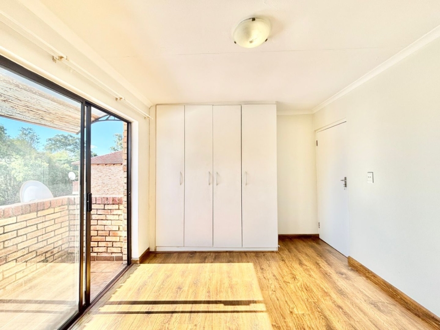 To Let 2 Bedroom Property for Rent in Fourways Gauteng