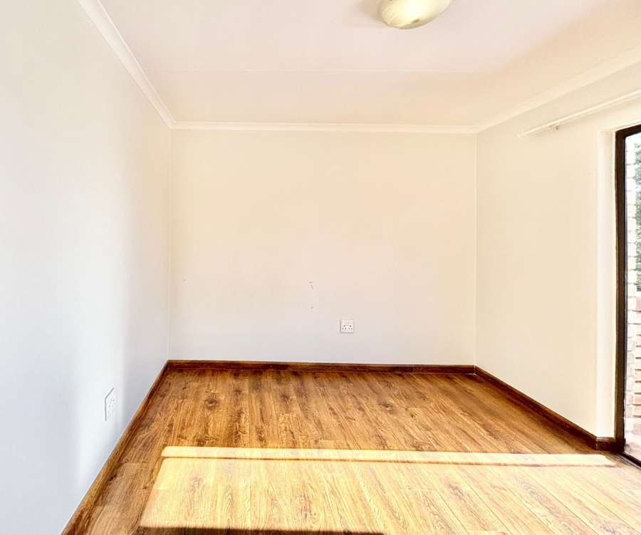 To Let 2 Bedroom Property for Rent in Fourways Gauteng