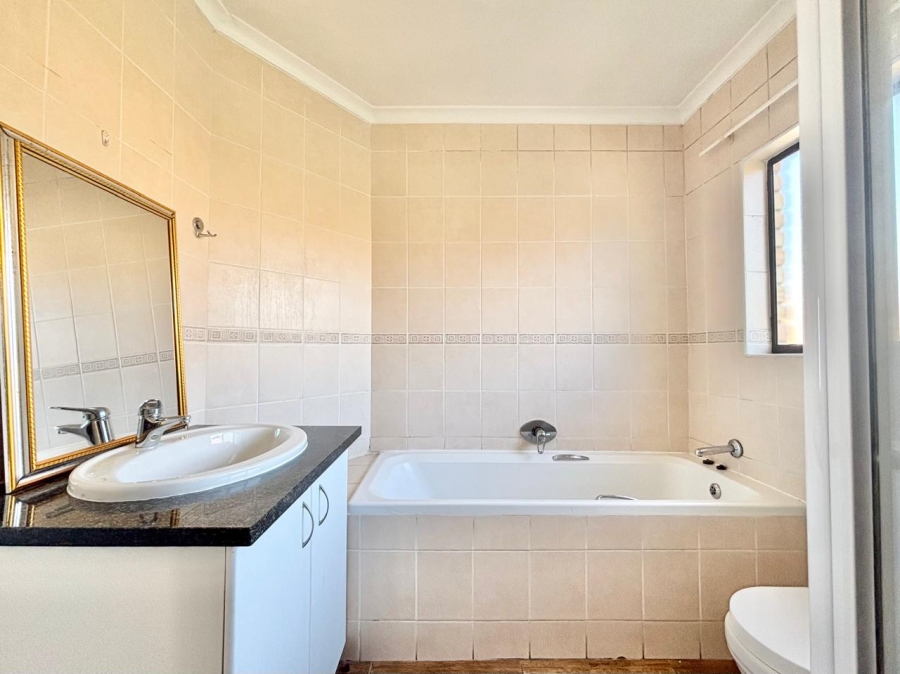 To Let 2 Bedroom Property for Rent in Fourways Gauteng