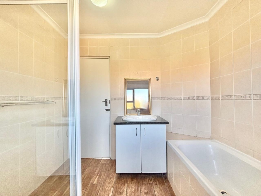 To Let 2 Bedroom Property for Rent in Fourways Gauteng