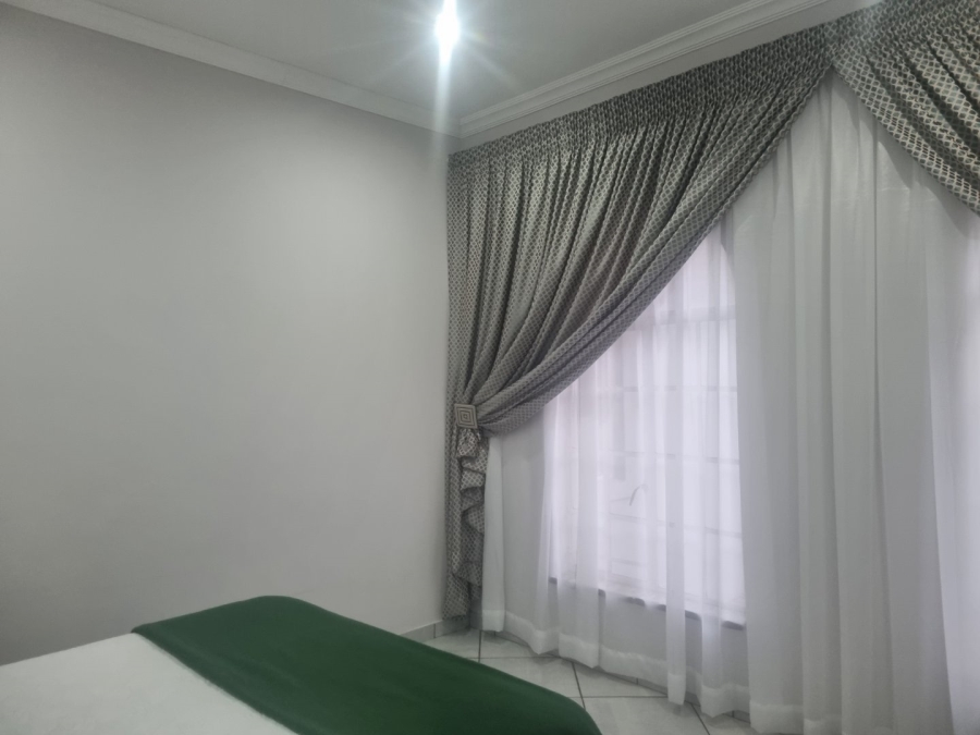 4 Bedroom Property for Sale in Flora Gardens Gauteng
