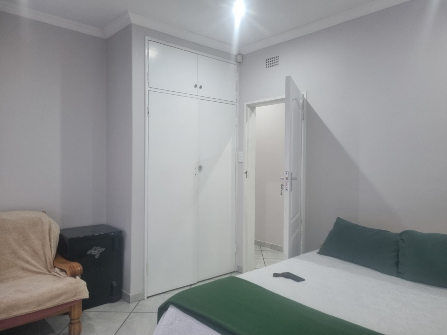 4 Bedroom Property for Sale in Flora Gardens Gauteng