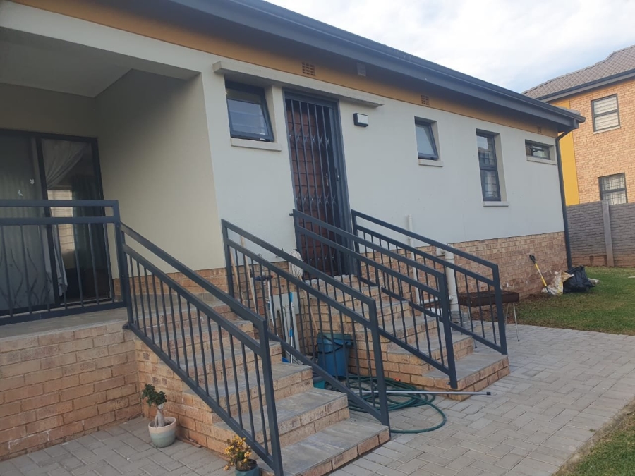 3 Bedroom Property for Sale in Lotus Gardens Gauteng
