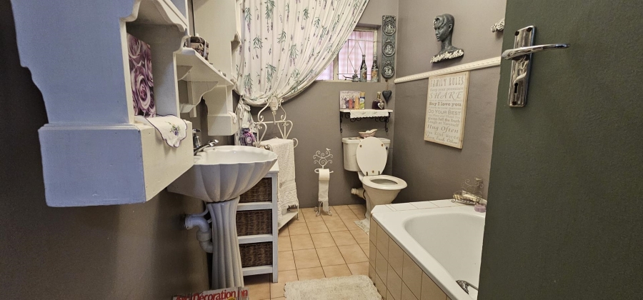 4 Bedroom Property for Sale in Annlin Gauteng