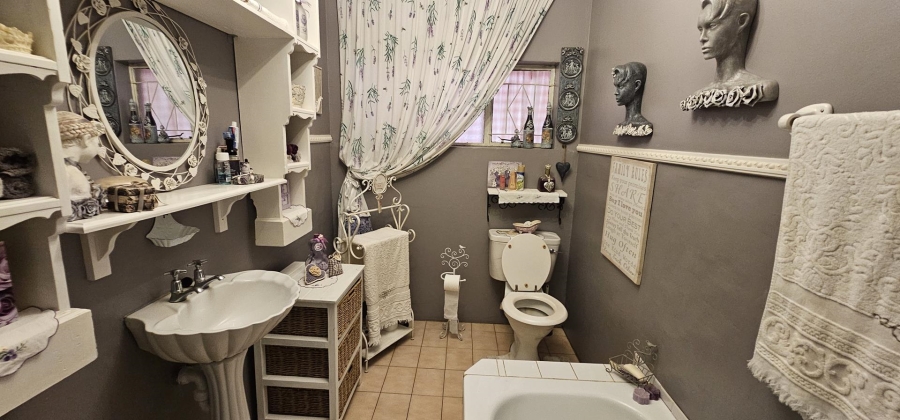4 Bedroom Property for Sale in Annlin Gauteng