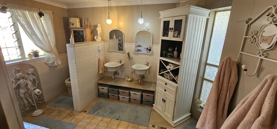4 Bedroom Property for Sale in Annlin Gauteng