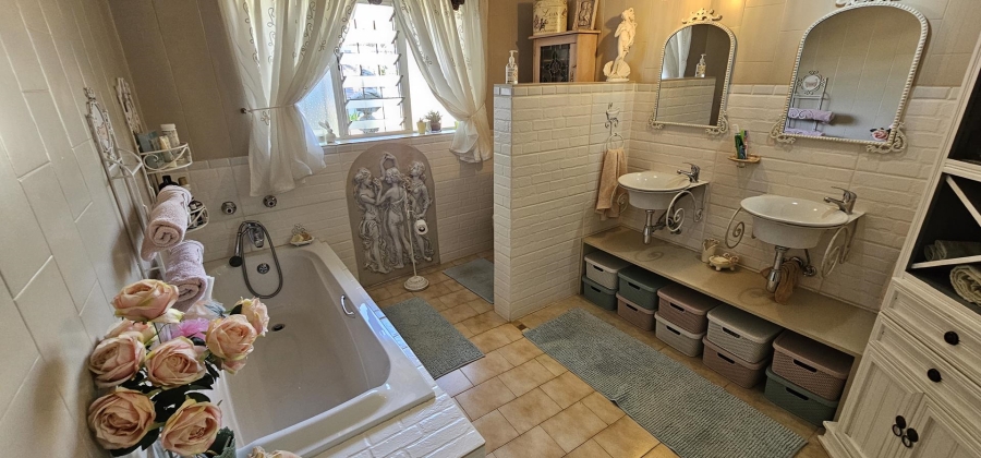 4 Bedroom Property for Sale in Annlin Gauteng