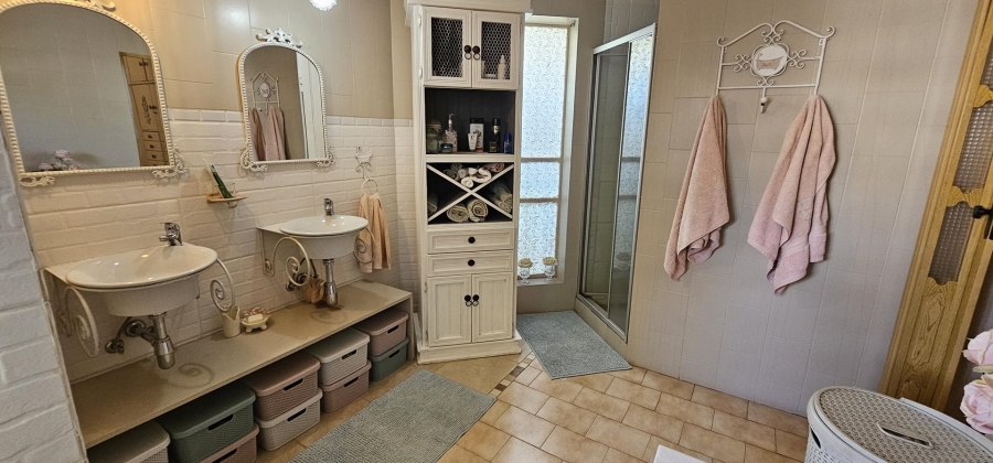 4 Bedroom Property for Sale in Annlin Gauteng