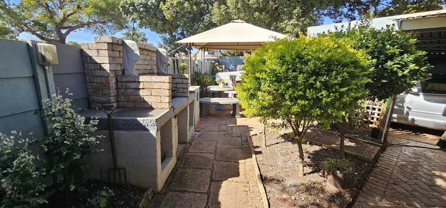 4 Bedroom Property for Sale in Annlin Gauteng