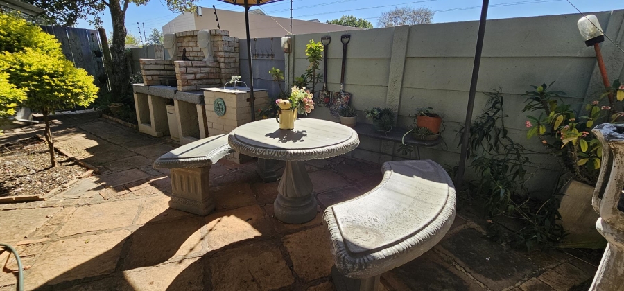 4 Bedroom Property for Sale in Annlin Gauteng