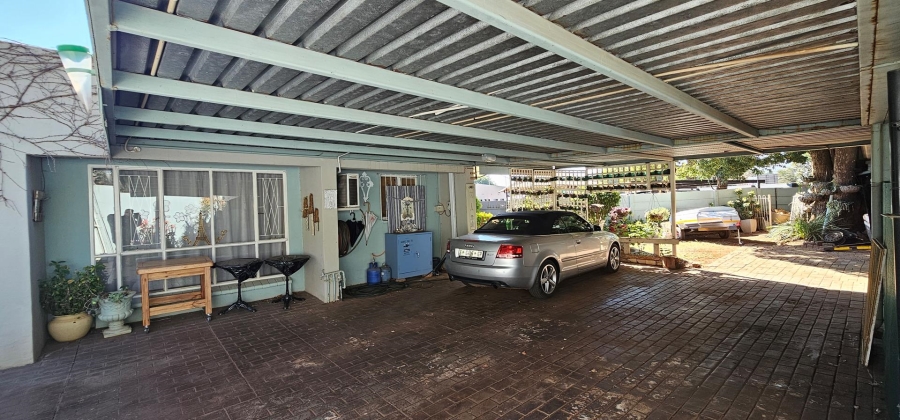 4 Bedroom Property for Sale in Annlin Gauteng