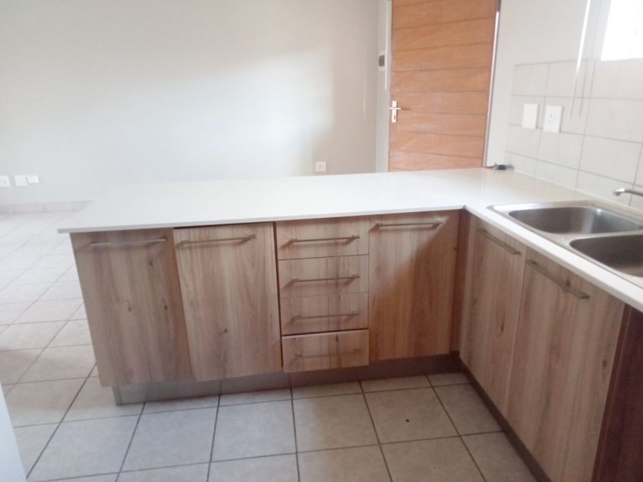 2 Bedroom Property for Sale in Noordwyk Gauteng