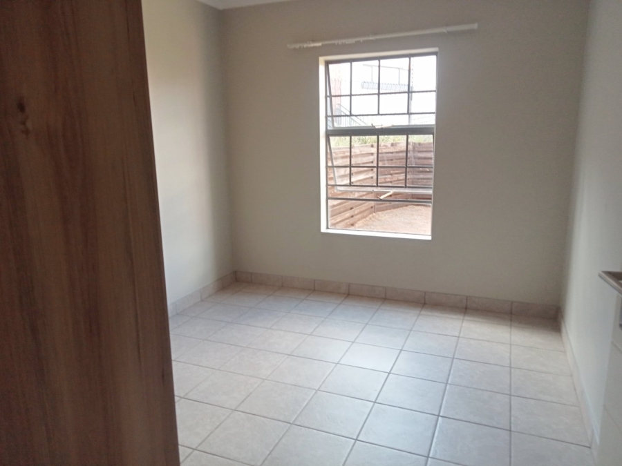 2 Bedroom Property for Sale in Noordwyk Gauteng