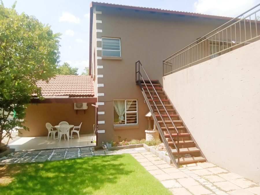 5 Bedroom Property for Sale in Halfway House Gauteng