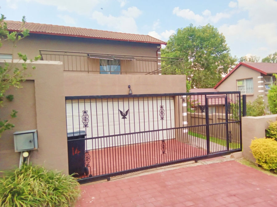 5 Bedroom Property for Sale in Halfway House Gauteng