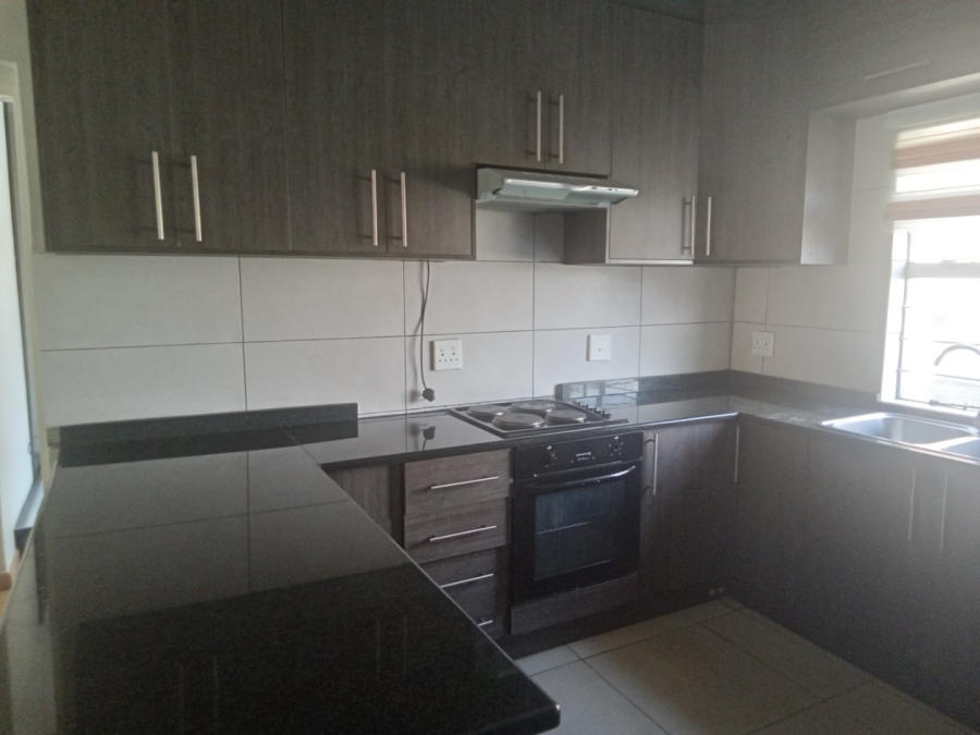 5 Bedroom Property for Sale in Halfway House Gauteng