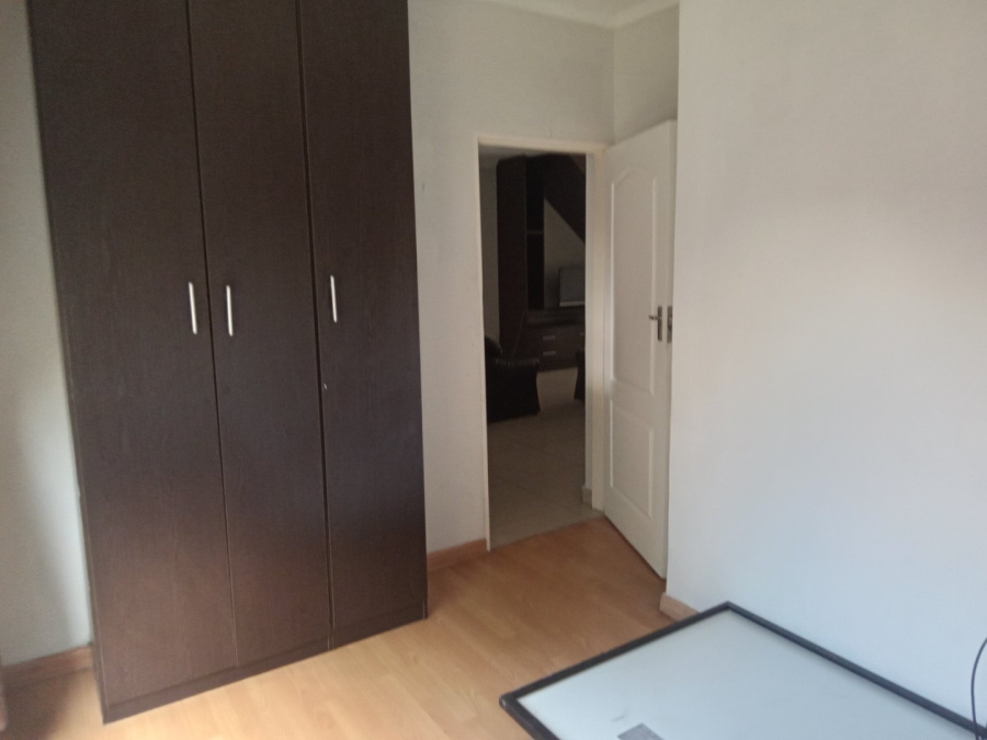 5 Bedroom Property for Sale in Halfway House Gauteng