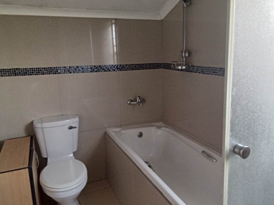 5 Bedroom Property for Sale in Halfway House Gauteng