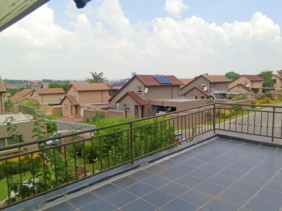 5 Bedroom Property for Sale in Halfway House Gauteng