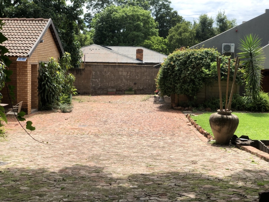 8 Bedroom Property for Sale in Pretoria North Gauteng