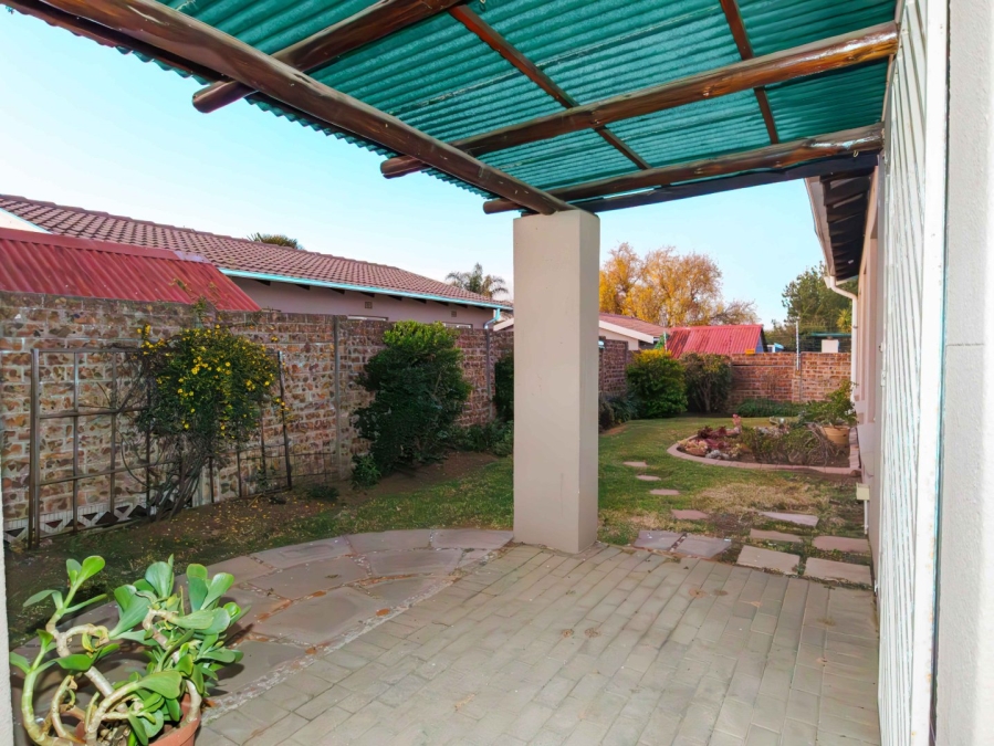 2 Bedroom Property for Sale in Eden Glen Gauteng