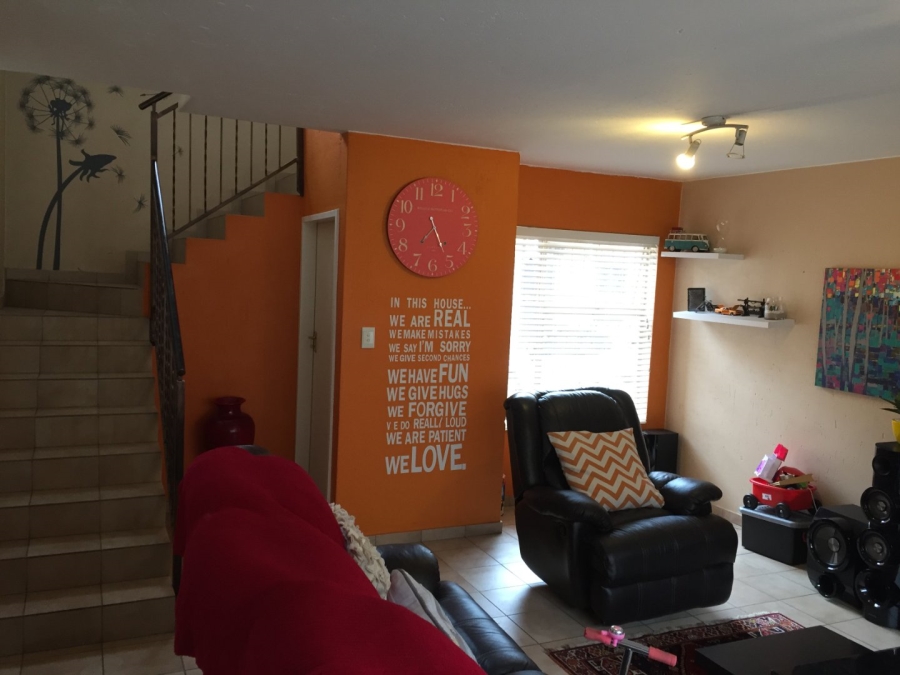 2 Bedroom Property for Sale in Groeneweide Gauteng