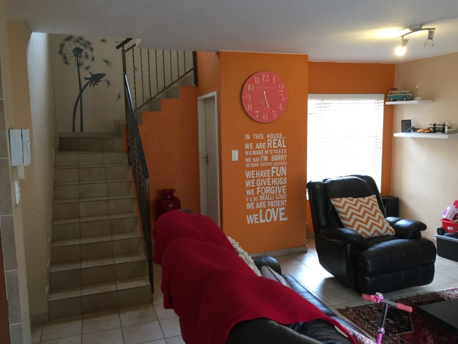 2 Bedroom Property for Sale in Groeneweide Gauteng
