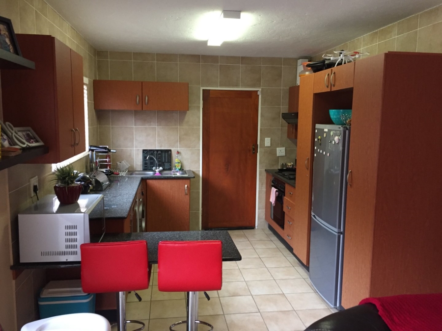 2 Bedroom Property for Sale in Groeneweide Gauteng