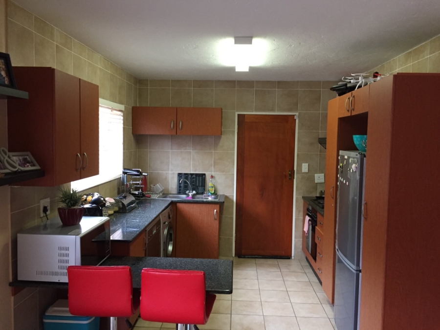 2 Bedroom Property for Sale in Groeneweide Gauteng