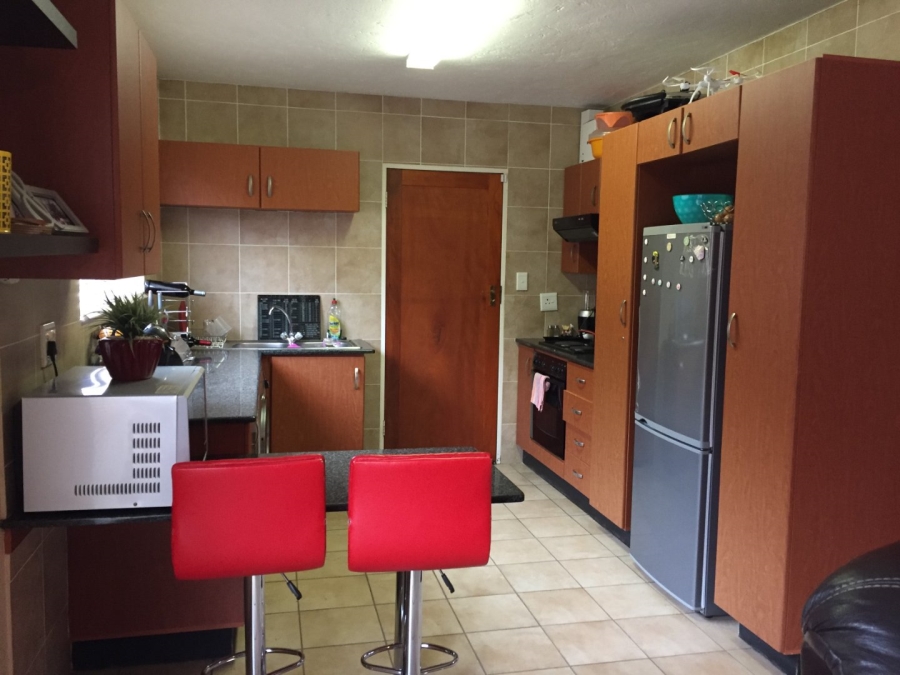 2 Bedroom Property for Sale in Groeneweide Gauteng