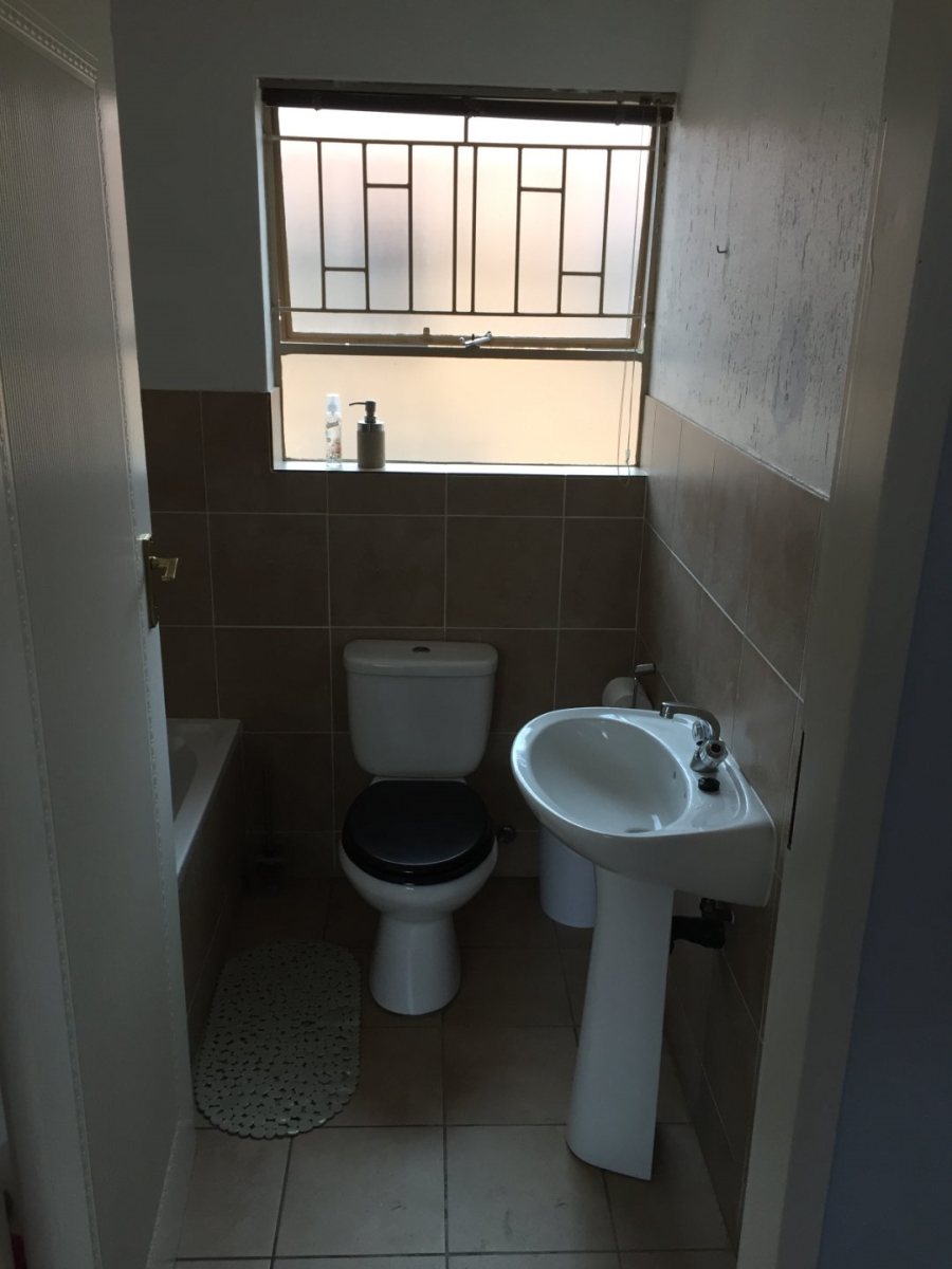 2 Bedroom Property for Sale in Groeneweide Gauteng