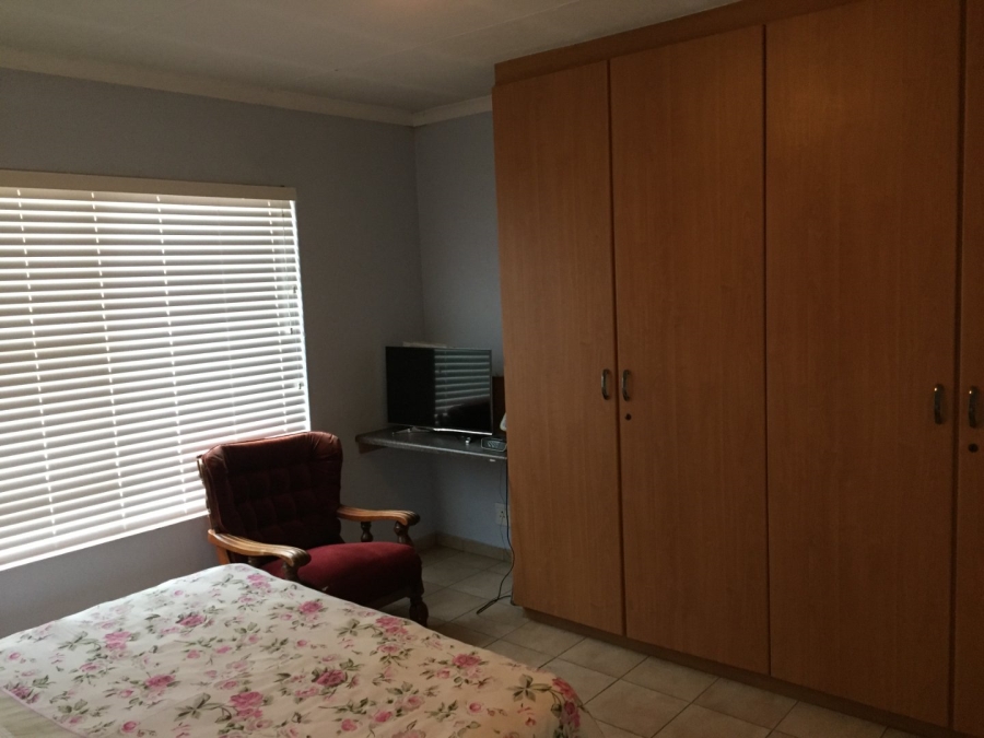 2 Bedroom Property for Sale in Groeneweide Gauteng