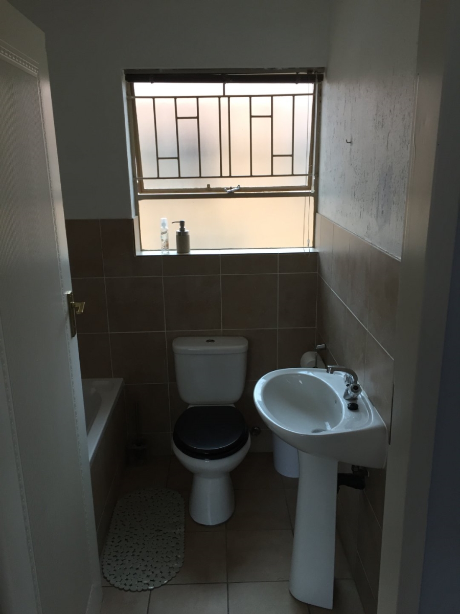 2 Bedroom Property for Sale in Groeneweide Gauteng